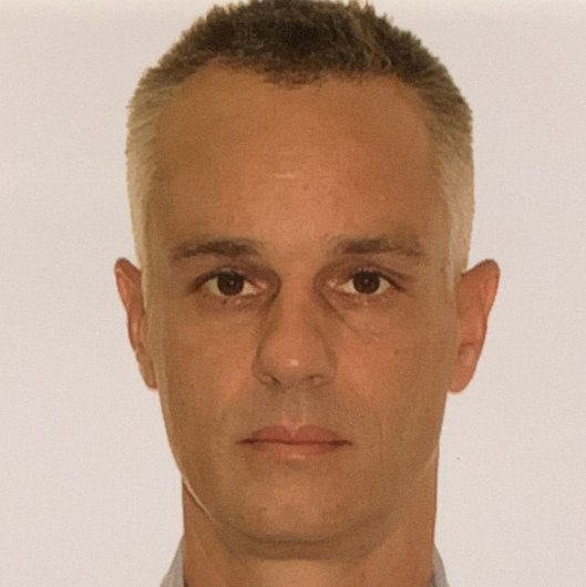 Dr. Mateus Falcao