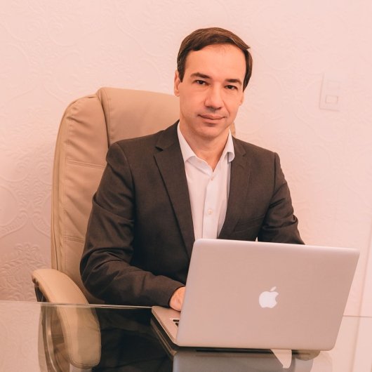 Dr. Marcio Freitas