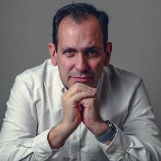 Dr. Alex Costa Silva
