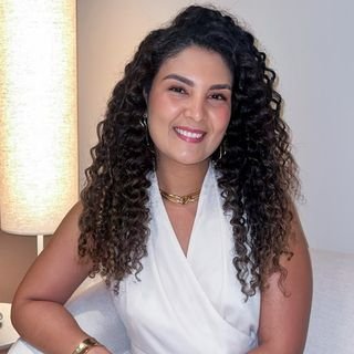 Dra. Camila Nunes dos Santos