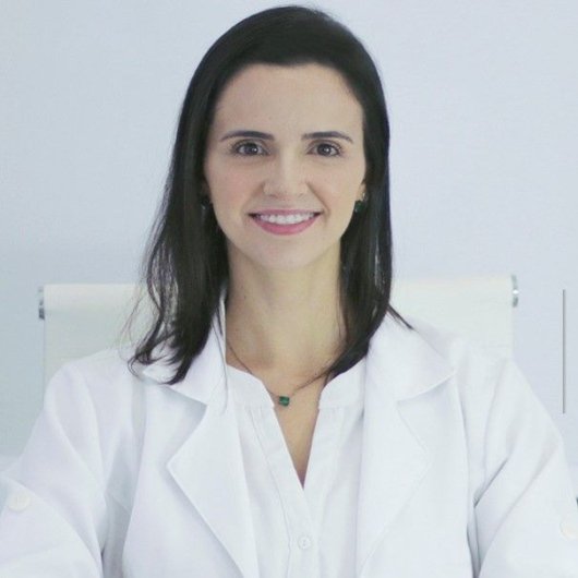 Dra. Naiane Teixeira
