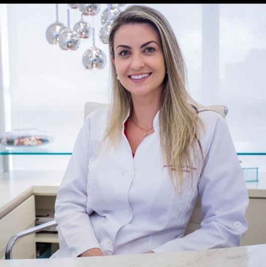 Dra. Alessandra Vieira
