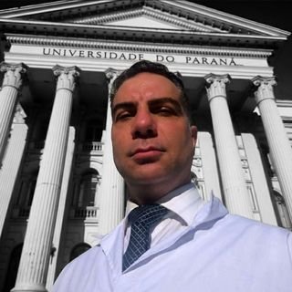 Dr. Carlos Eduardo Mateus