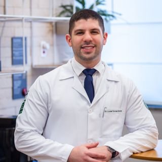 Dr. Lucas Torres de Oliveira