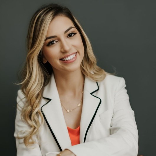 Dra. Isabela Porto