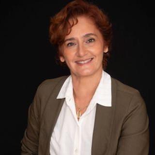 Ana Lucia Cunha