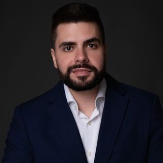 Dr. Marcelo Azevedo Neves
