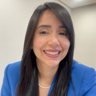 Dra. Aline Lariessy Campos Paiva