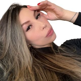 Dra. Larissa Tessaro