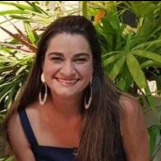 Dra. Camila Santos Gomes