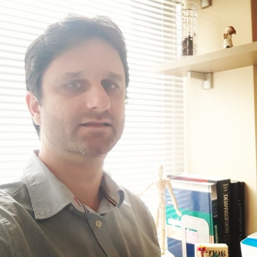 Dr. Eduardo de Carvalho
