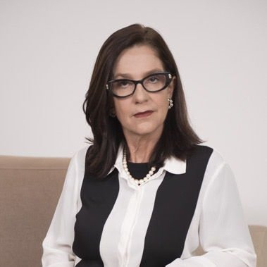 Dra. Júnia Paula Machado