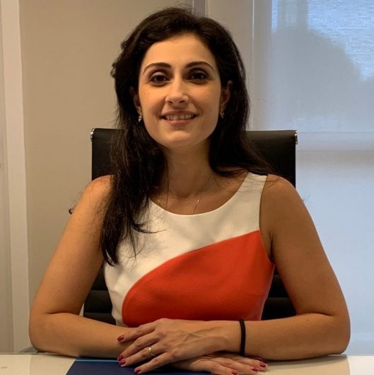 Dra. Camila Helena Gabi Joana