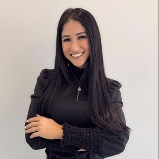 Dra. Larissa Toyonaga