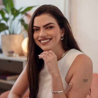 Dra. Laura Elisa de Carvalho Souza