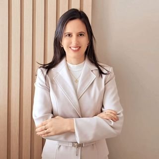 Dra. Tatiane Maria de Alvarenga Pereira