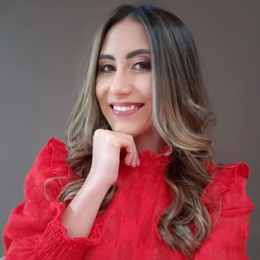 Dra. Izabele Catarine De Oliveira