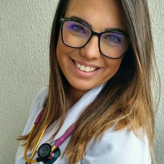Dra. Iana Santiago