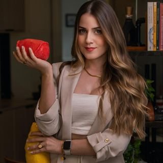 Dra. Thais Santos