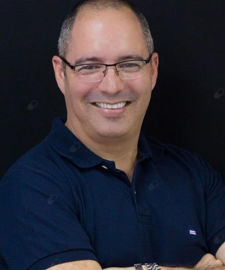 Dr. André Godoy