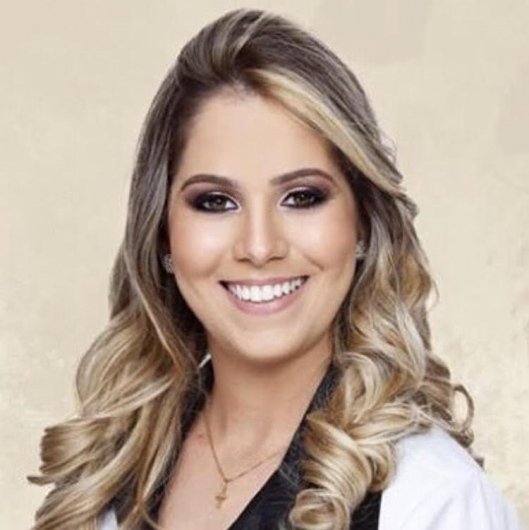 Dra. Ana Beatriz Araújo