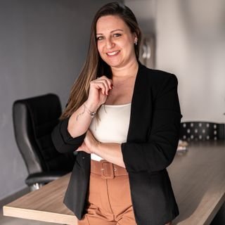 ALINE SCHUCH