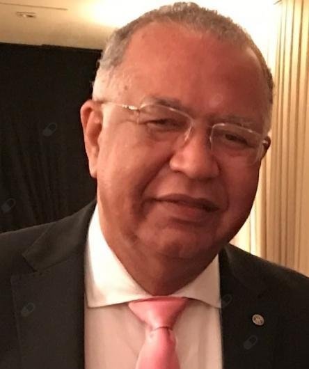 Dr. Edson Santana