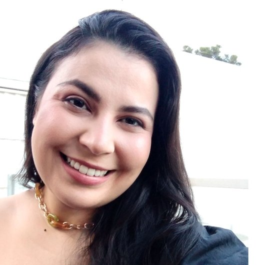 Dra. Adrielly Aparecida Garcias