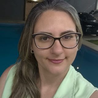 Camila dos Reis Costa Breda