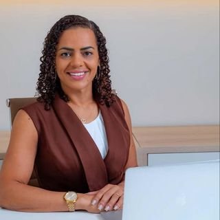 Dra. Gabriela Reis