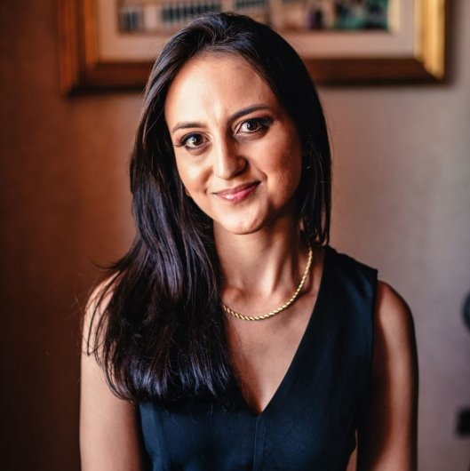 Dra. Camila Evangelista de Flor