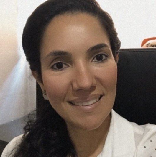 Dra. Aline Melo