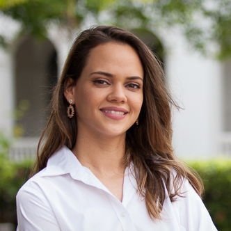 Dra. Clarissa França