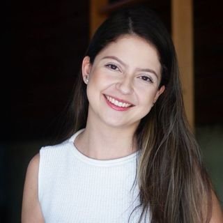 Júlia Bastias De Carvalho