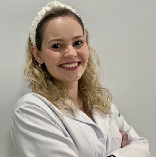 Dra. Larissa Romani Colliaso