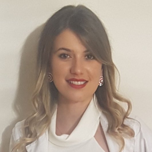 Dra. Carla Rossi