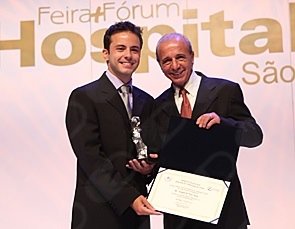 Dr. Rowan Vilar