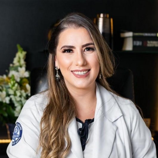 Dra. Camila Rangel Travassos Burity