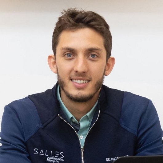Dr. Hugo Salles