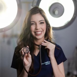 Dra. Camila Santana de Carvalho