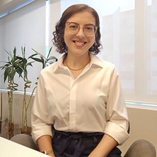 Dra. Aline Ribas de Lima