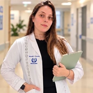 Dra. Michelle Lopes Carneiro