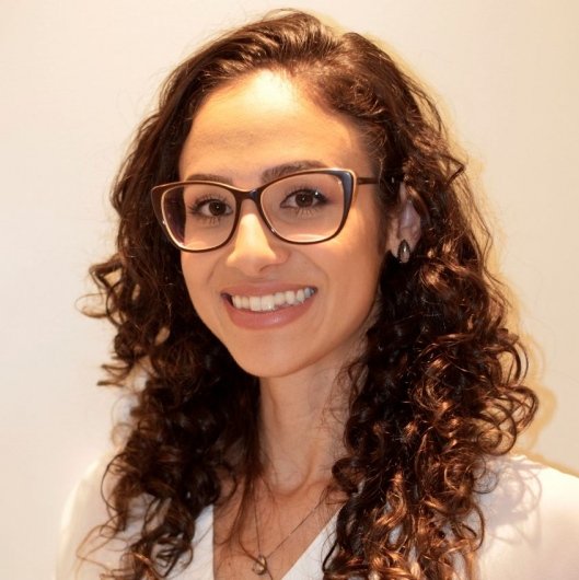 Dra. Tissiane Menezes