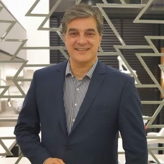 Dr. Victor Vaz