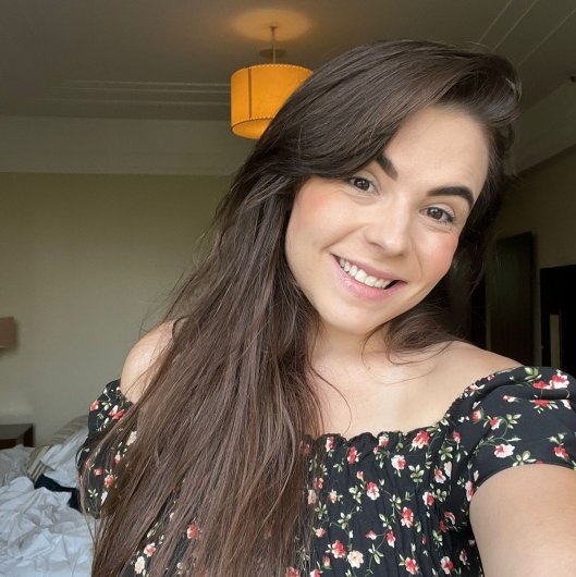 Dra. Fabiane Camargo Bueno