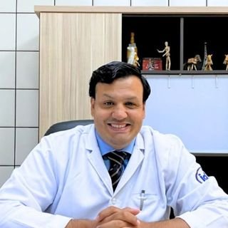 Dr. Marcel Martins