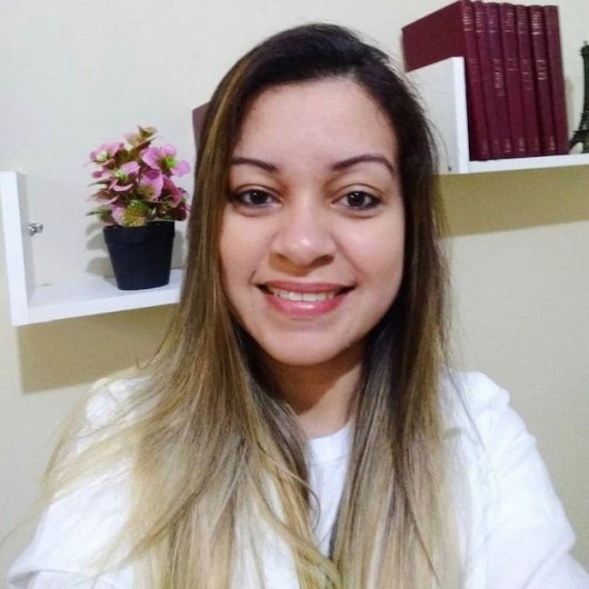 Dra. Paula Bezerra