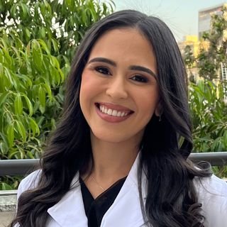 Dra. Izabella Caroline Prado Gomes