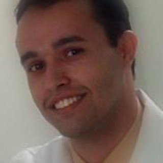 Dr. Eduardo Carvalho