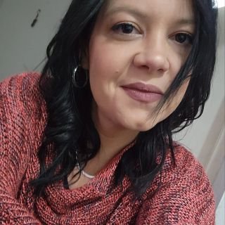 Caroline Claire Santos